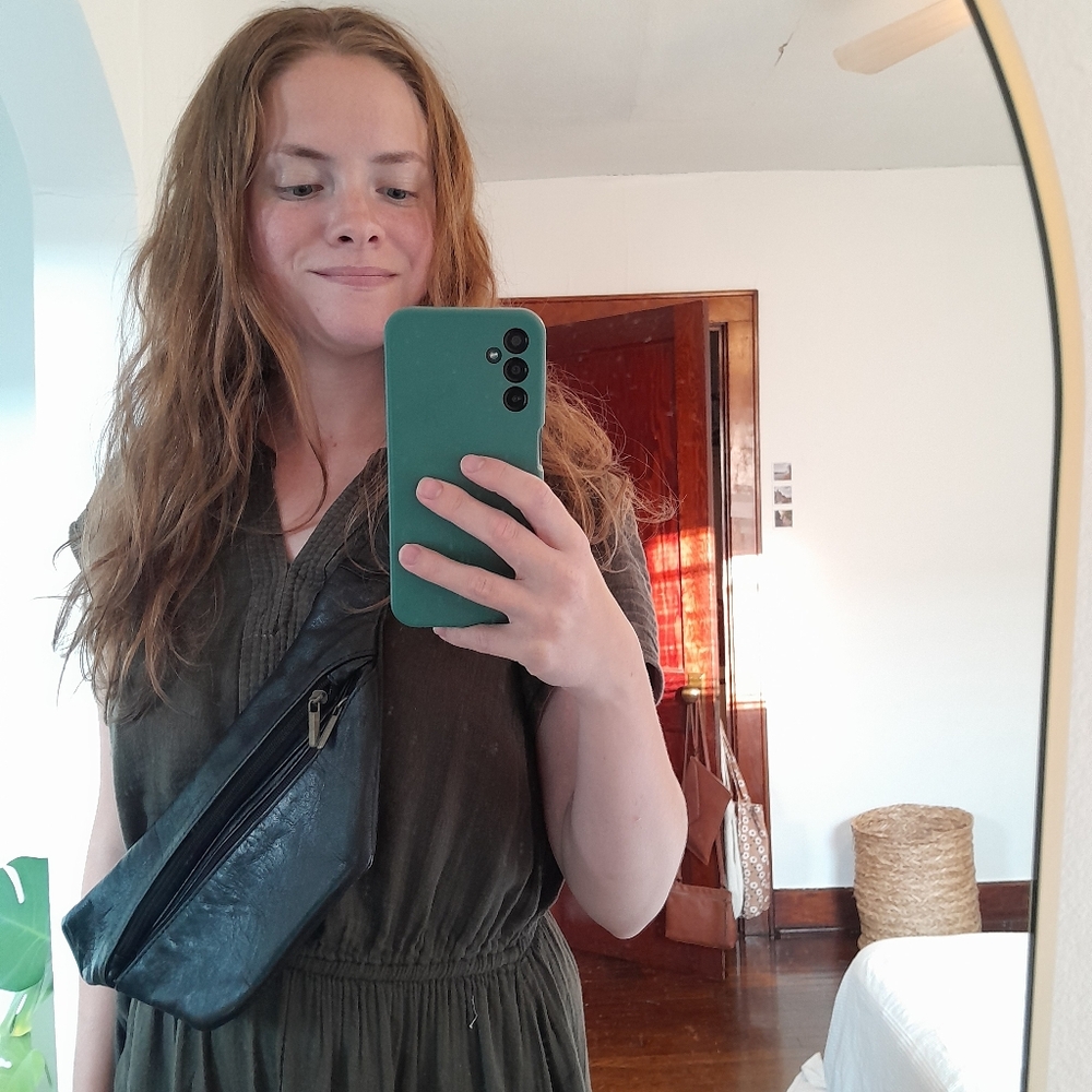 Elegant Black Leather Crossbody Bag Fanny Pack Belt Bag